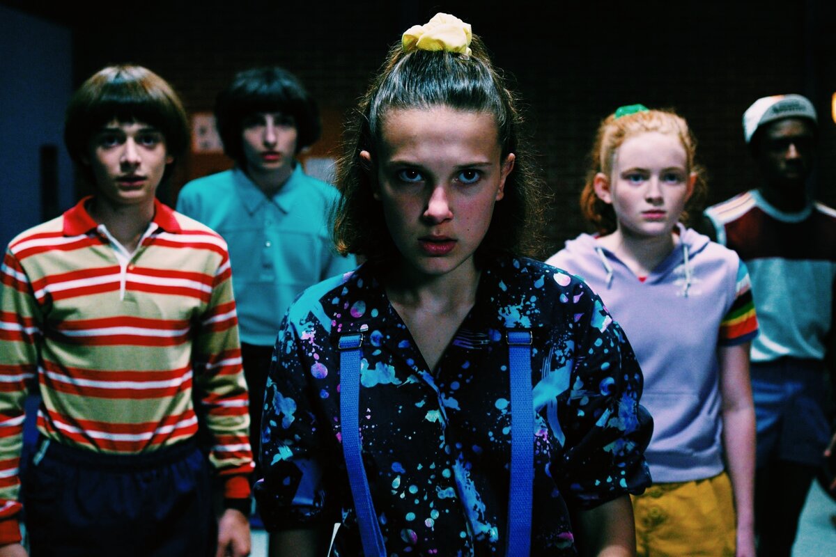 Кадр из сериала "Очень странные дела" (Stranger Things), с 2016 г.