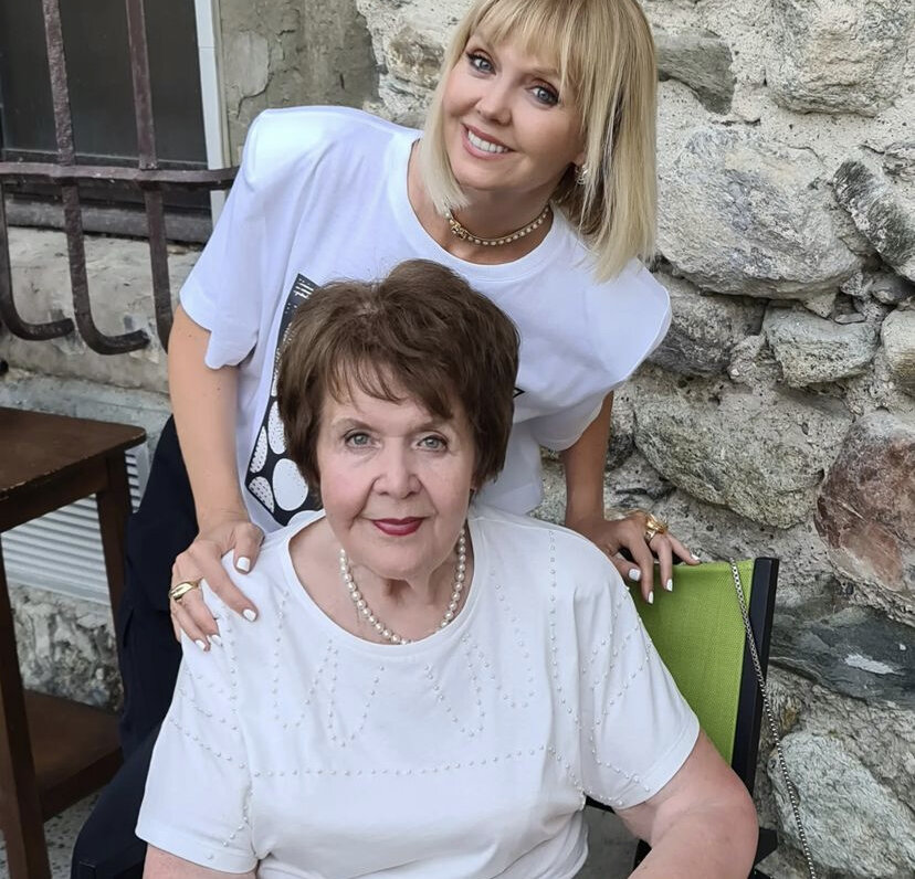 Валерия с мамой