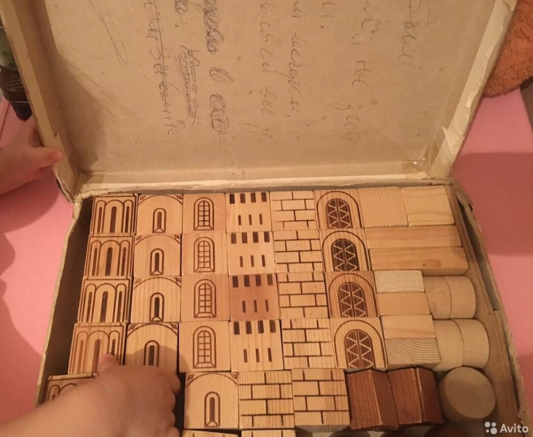 Вот точно такой! Прям один в один и коробка такая же. Фото из открытых источников