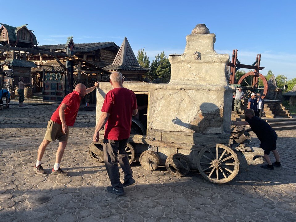     Настоящая ездящая печка, способная развивать скорость 50 км/ч. Денис КОРСАКОВ