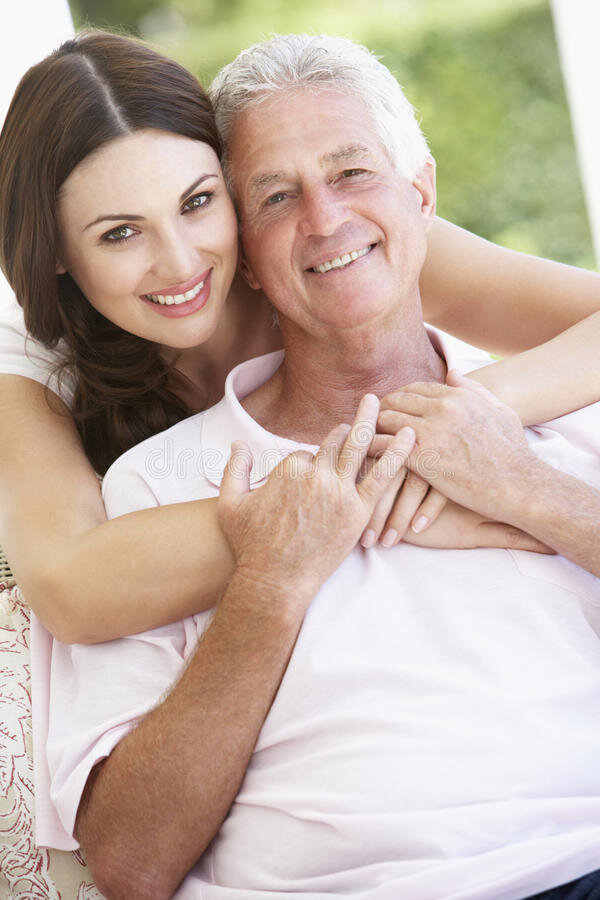 Папа дама. Папа дама. Девочка с папой. Девочка с папой. Счастливая азиатская семья.