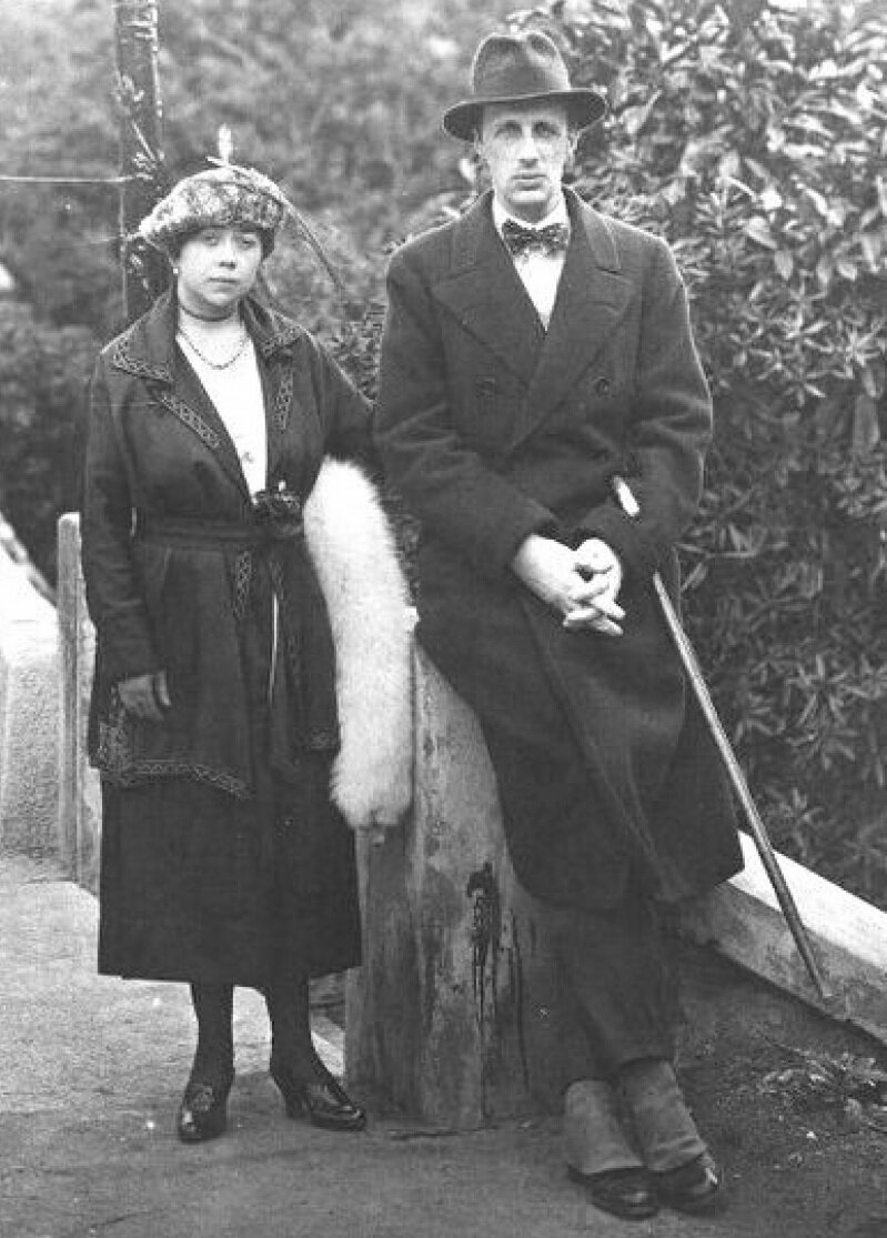 Жена вел кн кирилл владимирович романов. Александр михайлович романов и ксения александровна. Князья в эмиграции. Князья в эмиграции. Романовы в эмиграции судьбы.