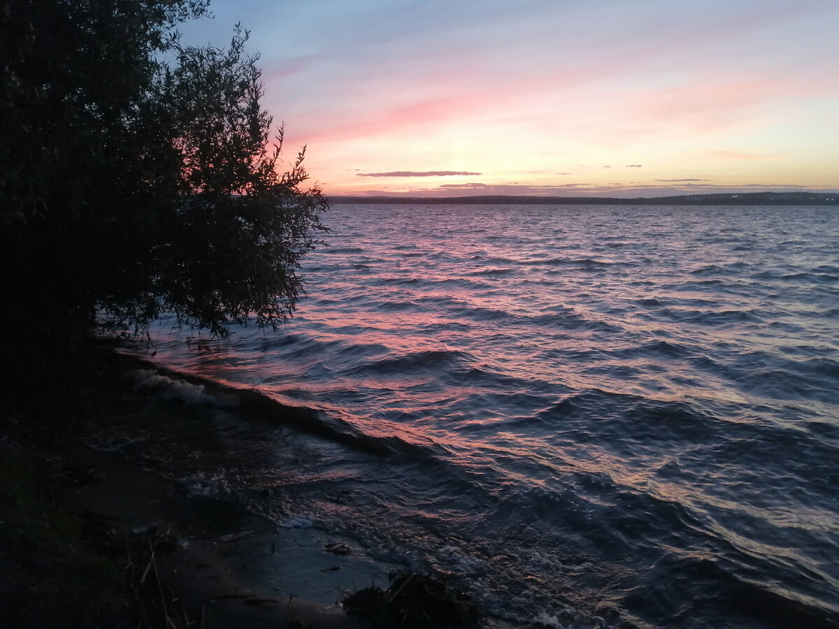 Берег Шершнёвского водохранилища. Закат.