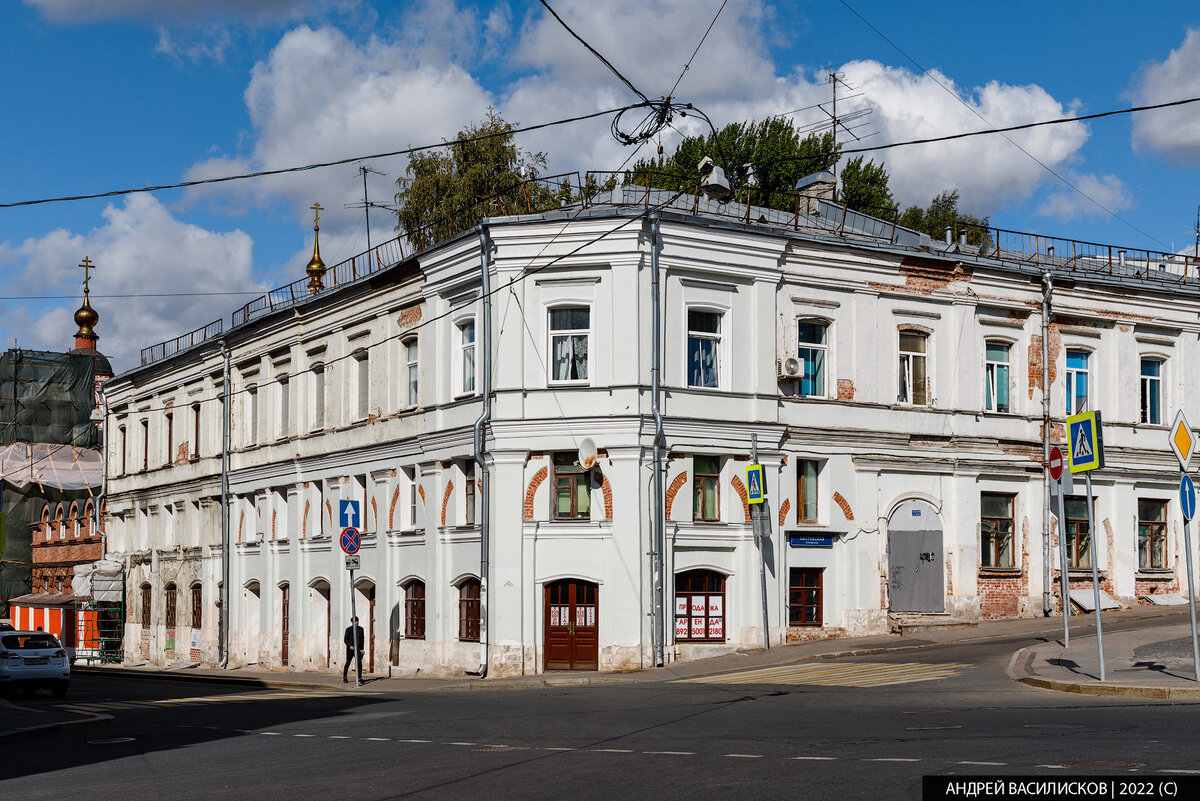 В центре Москвы наткнулся на дворик, в котором жил Фашист из "Брата-2 ...