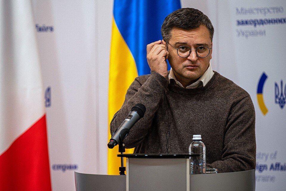     В течение разговора Кулеба так и сыпал признаниями  EAST NEWS