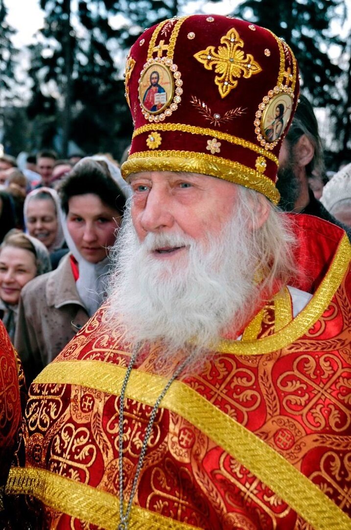 Архимандрит Наум (Байбородин) благословил в 1998 году создание Благотворительного Фонда "СЕРАФИМ" и был первым его духовником!