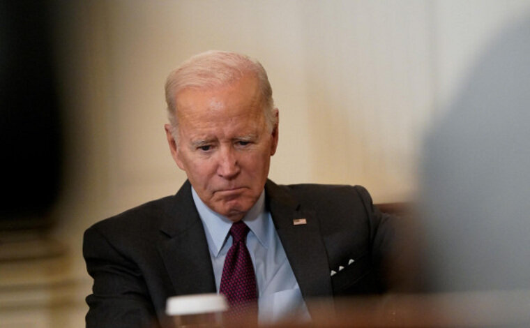    Американцы недовольны тем, как ведет себя Джо Байден