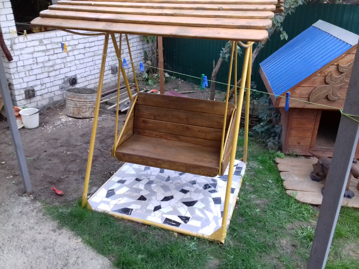 Качели на даче