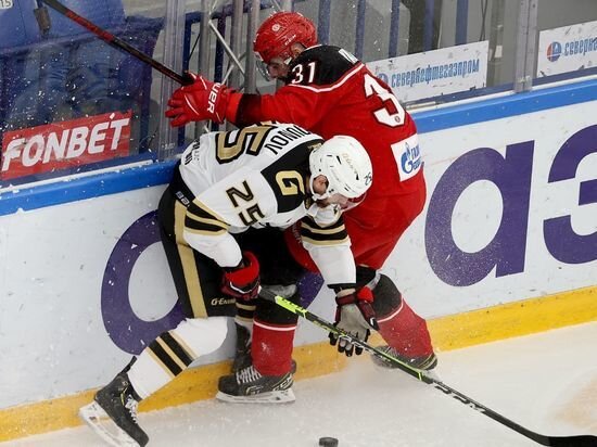     Один из матчей омичей с "Витязем". Фото пресс-службы ХК "Авангард"