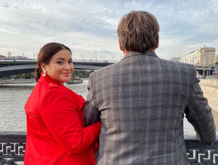 Мужчина мечтает о женщине. Рядом с любимым мужчиной. Влюбленная пара. Вика дмитриева семья. Расставание.