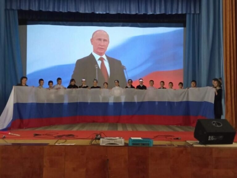    В Оренбурге прошел митинг-концерт в поддержку курса Президента и Вооруженных сил РФ Белов Михаил Александрович