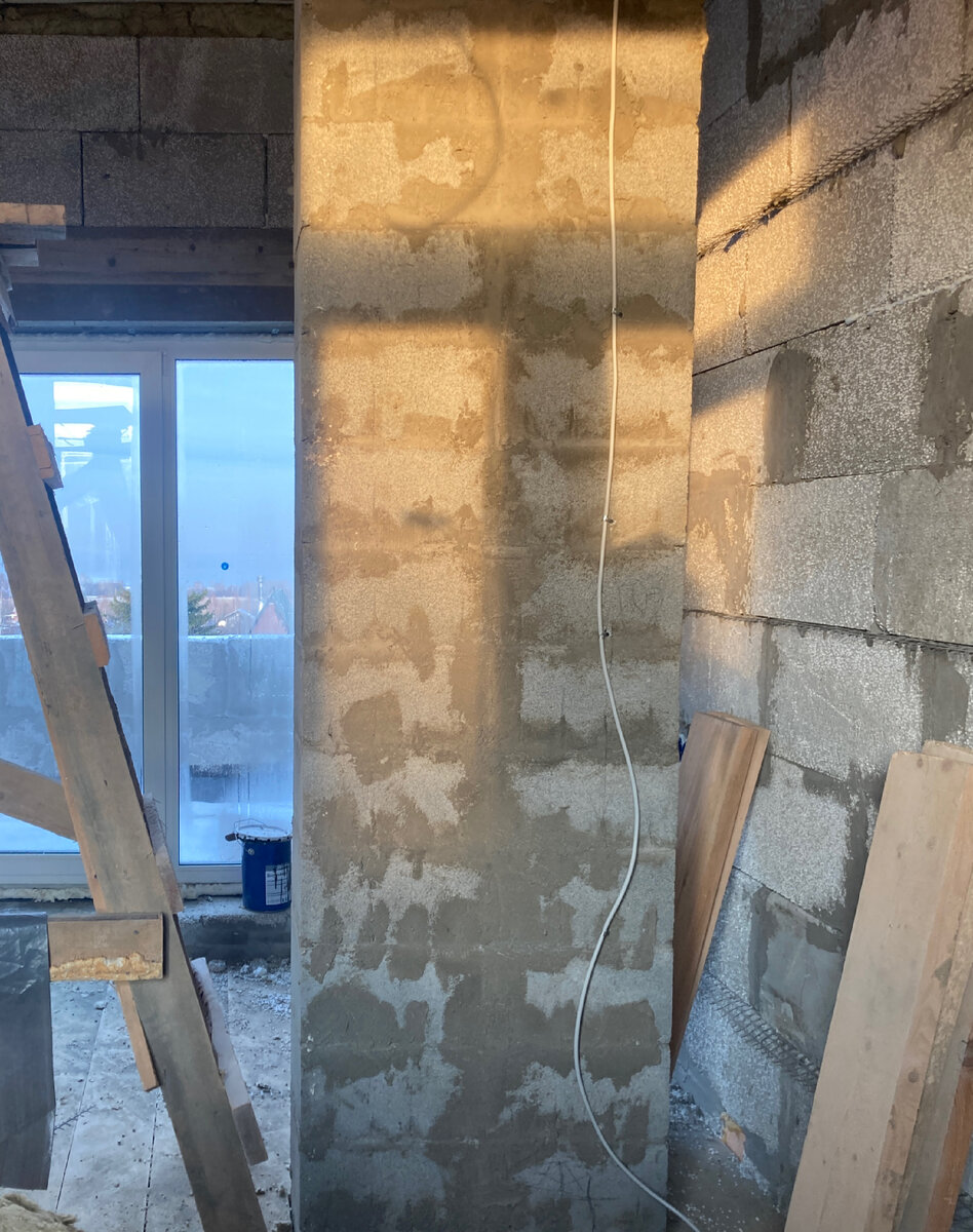 Жидкое солнце на вентканале, вид из спальной на балкон и провод для розеток