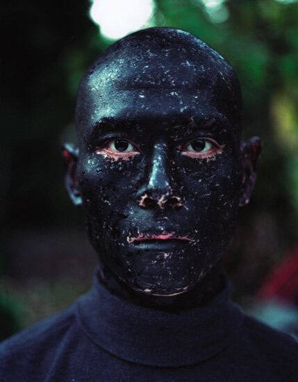 2000 г. Документация перформанса, 7 фото из 9, Нью-Йорк. Источник: zhanghuan.com © Zhang Huan