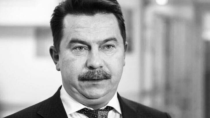     Ушел из жизни министр здравоохранения Татарстана Марат Садыков. Свои соболезнования в связи с кончиной коллеги выразил глава нижегородского минздрава Давид Мелик-Гусейнов.