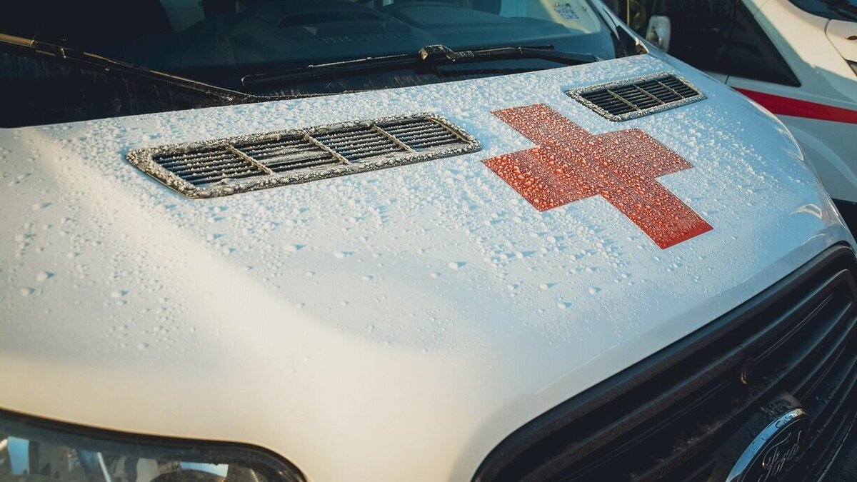     В городе Лермонтове Ставропольского края машина скорой помощи наехала на пожилую местную жительницу. Пострадавшая получила тяжелую травму головы.