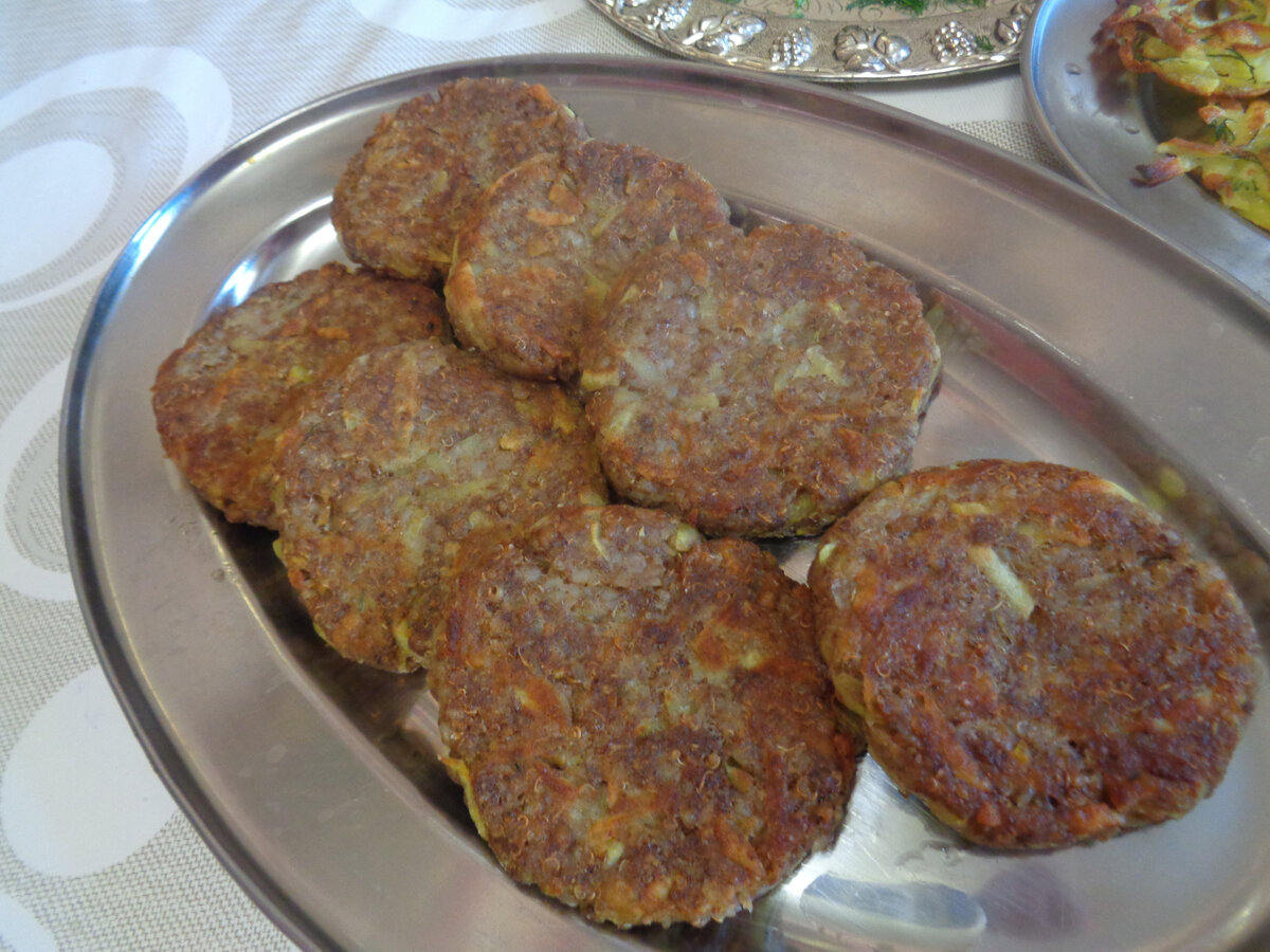 Котлеты с гречкой и картошкой