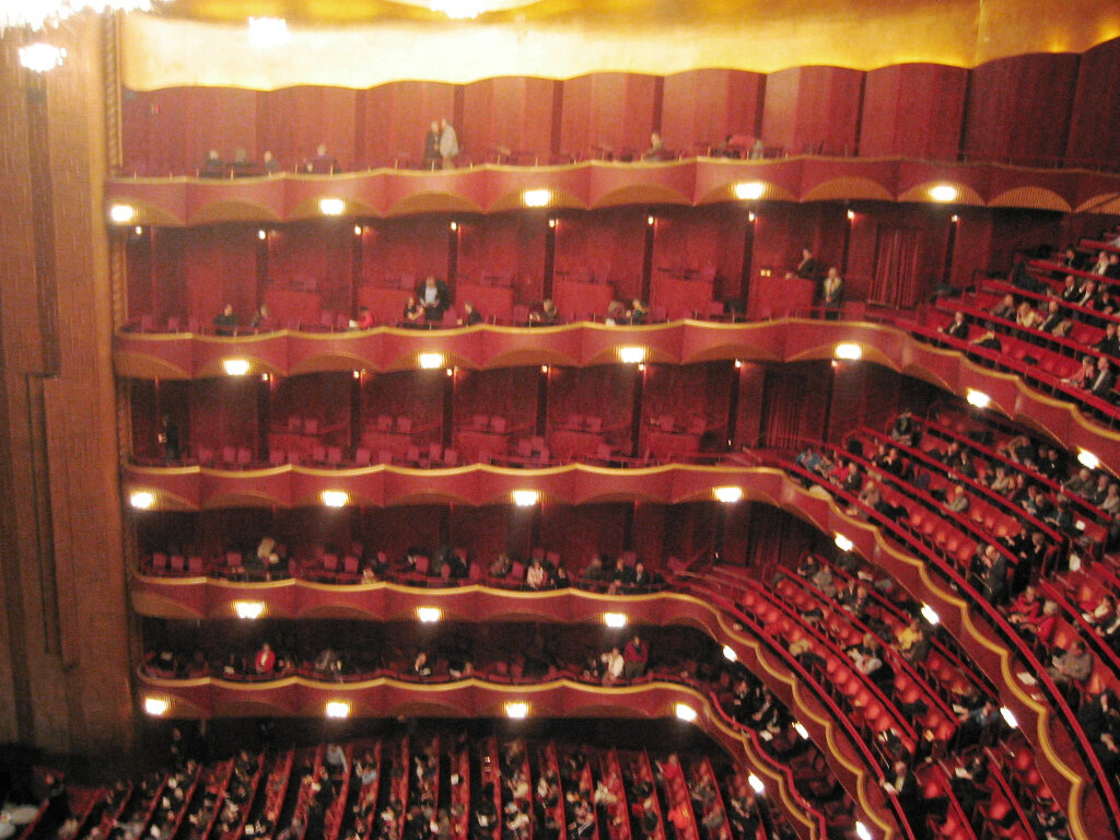 Metropolitan Opera, auditorium. Photo by Andreas Praefcke