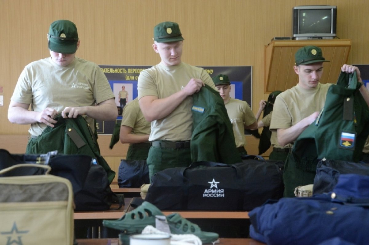    Минобороны прокомментировало заявление об увеличении сроков срочной службы.