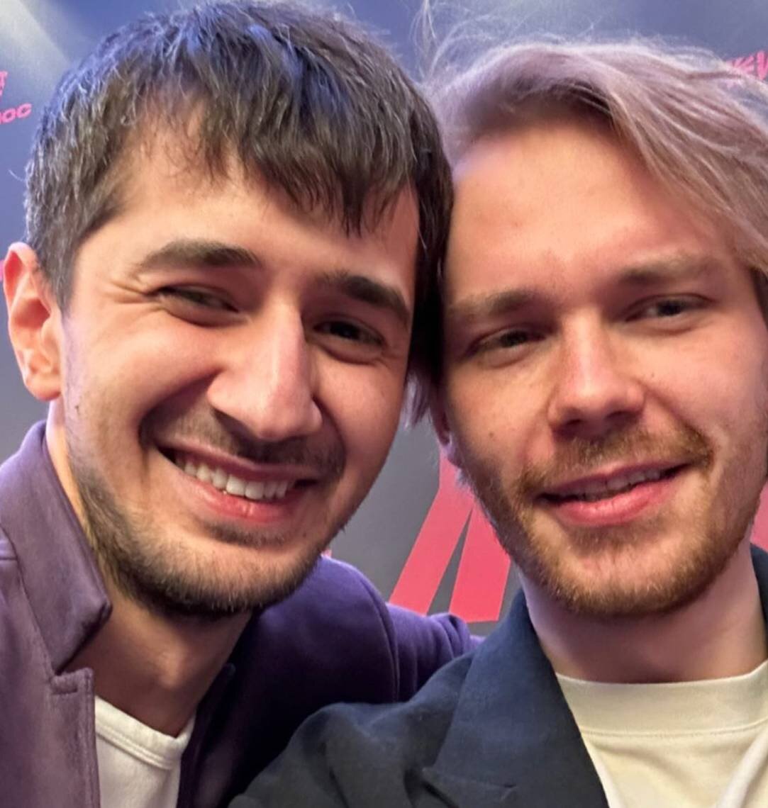    Актеры фильма "Мажор в Сочи" Магомед Муртазаалиев и Роман Евдокимов на премьере Соцсети