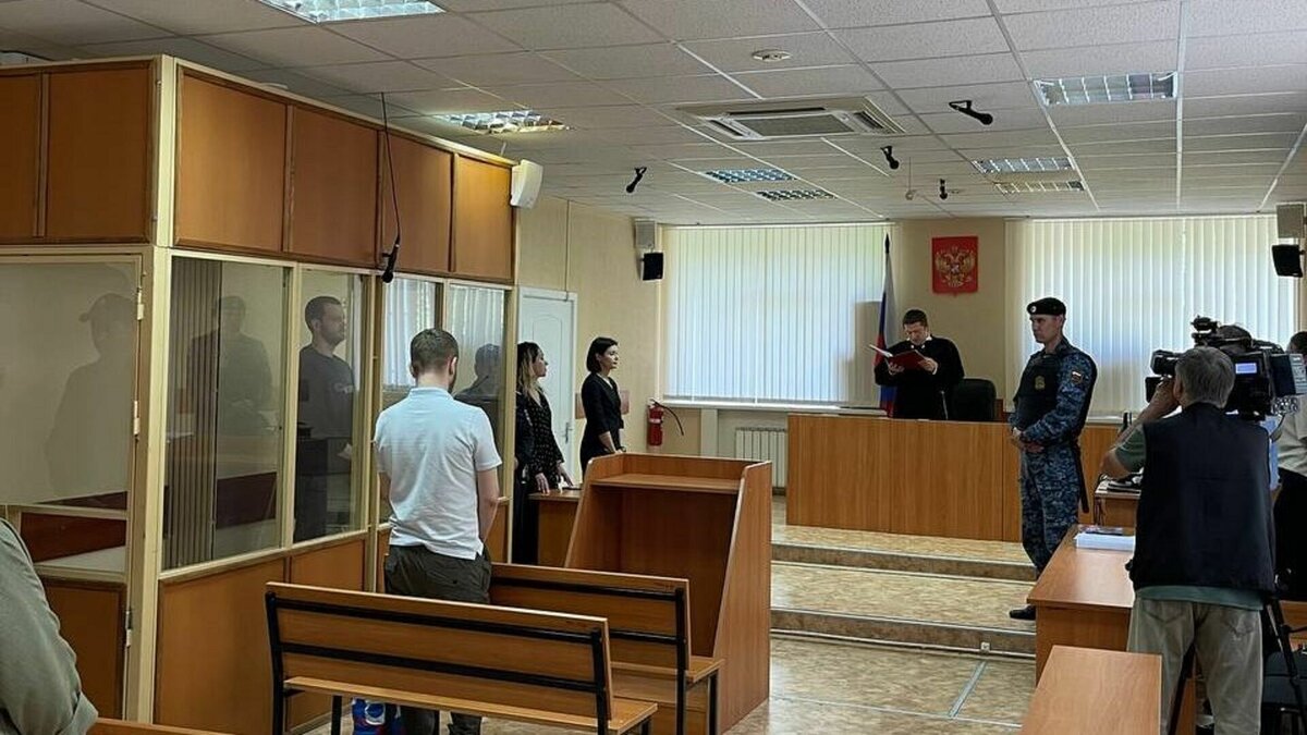     Крупному штрафу за коррупцию подвергнуто ООО «Экотон Инжиниринг», директор которого в октябре 2020 года дал крупную взятку экс-министру строительства Удмуртии и бывшему директору ГУП «ТПО ЖКХ» Ивану Ястребу. Компания заплатит 20 млн рублей по статье о незаконном вознаграждении от имени юрлица.