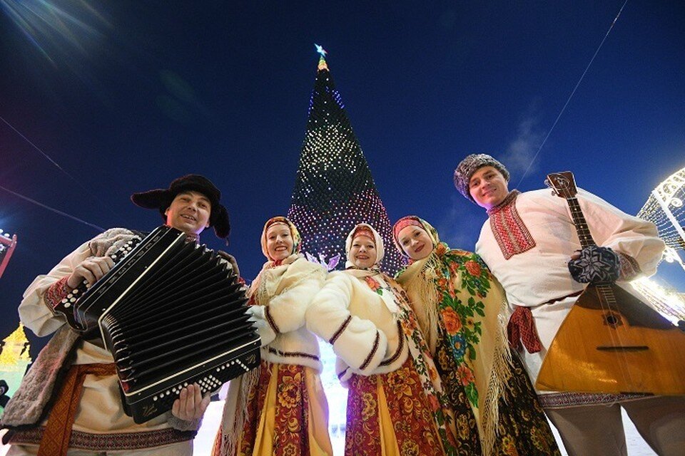     Для жителей и гостей Казани подготовили концерты, вечеринки, спектакли, цирковые представления, соревнования. Алексей БУЛАТОВ