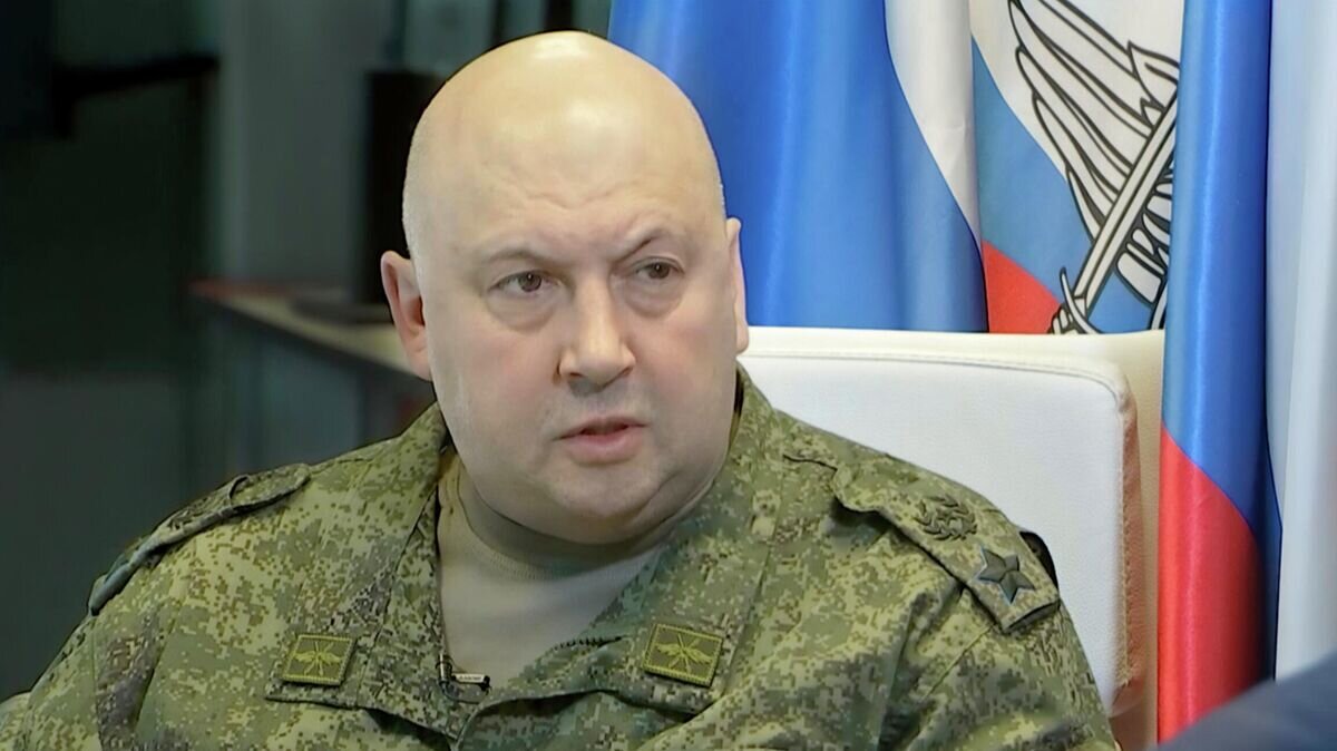    Командующий Объединенной группировкой войск России в районе проведения спецоперации генерал армии Сергей Суровикин© Министерство обороны России