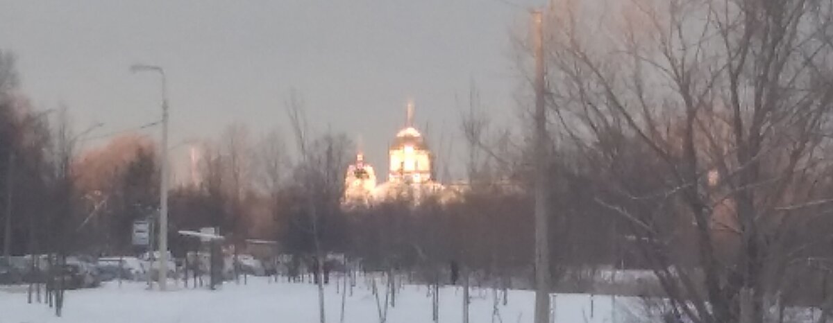 Православный храм в одном из городов России