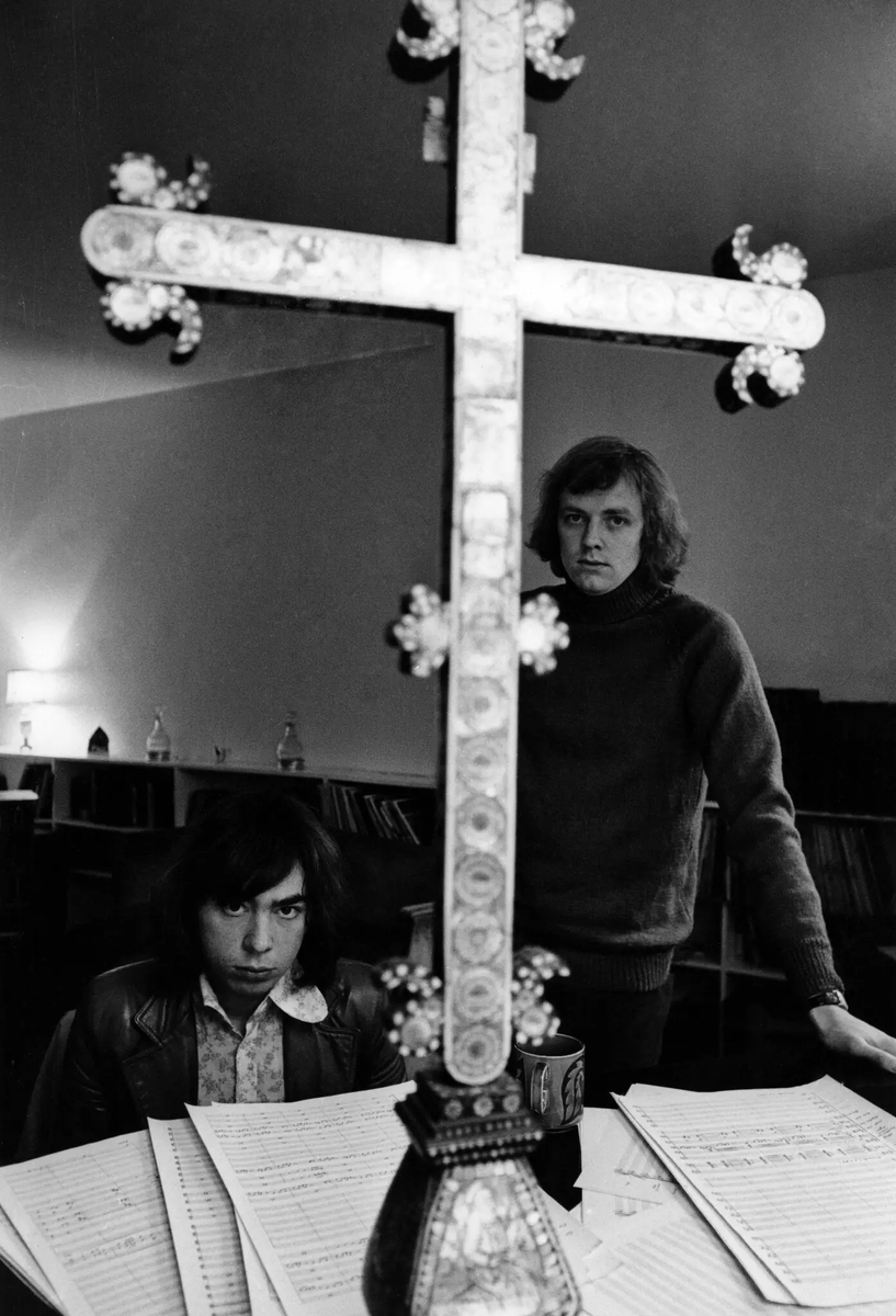 Э.Л. Веббер (слева) и Тим Райс за работой, 1970 г.
