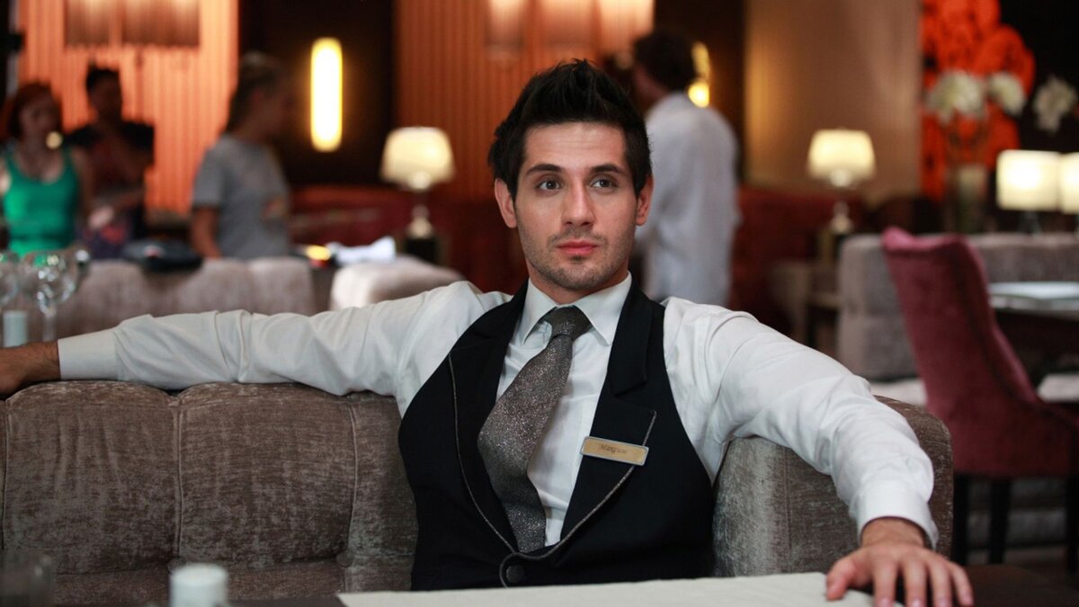    Марк Богатырев в сериале «Кухня»