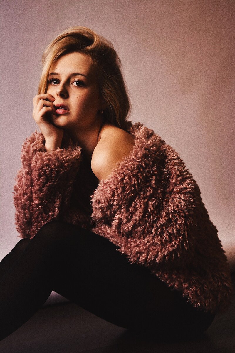 Знакомьтесь - это Анастасия Горячева. Она актриса Малого театра. Фото из "ВКонтакте"