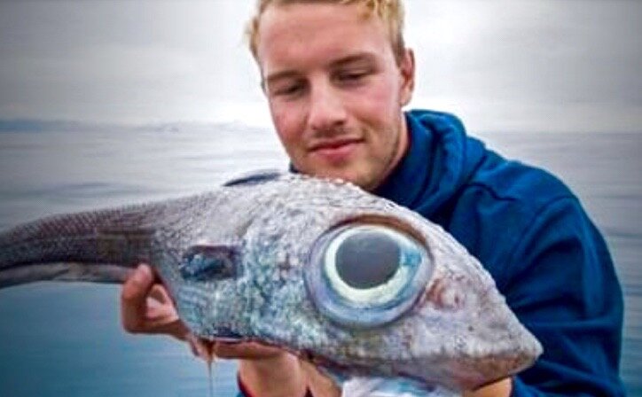 Норвежский рыбак Оскар Лундаль и его инопланетный большеглаз - рыба макрурус.