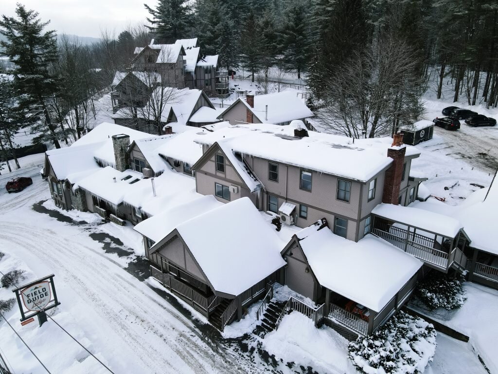 The Field Guide Lodge в Стоу, Вермонт, США