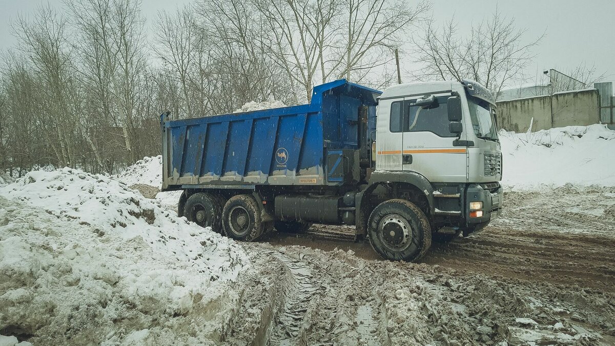     Вопрос обсудили на планерке в администрации карельской столицы. С докладом выступил гендиректор подрядной организации ООО «Кондопожское ДРСУ» Юрий Синяков.