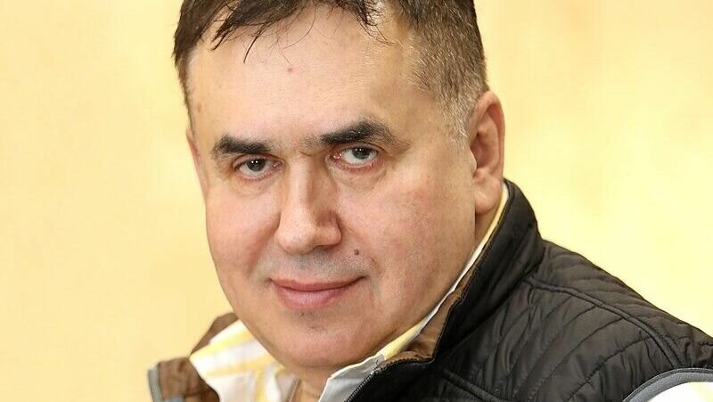     У актера, по его словам, кровотечение.