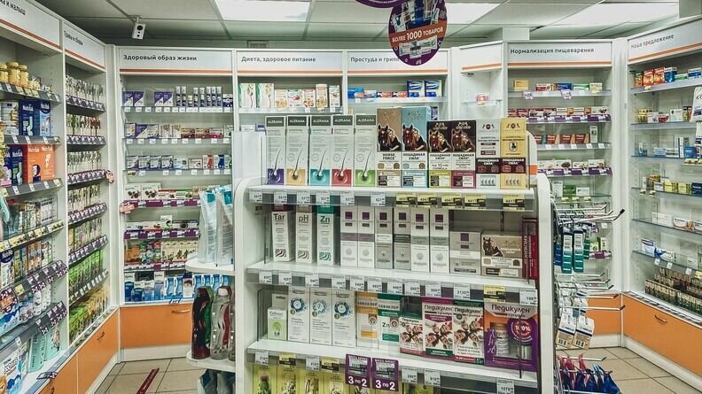     Не следует просить продать в аптеке лекарство от «чего-нибудь», если неизвестен диагноз и точные причины болевых ощущений, сообщил в соцсетях Михаил Охлопков.
