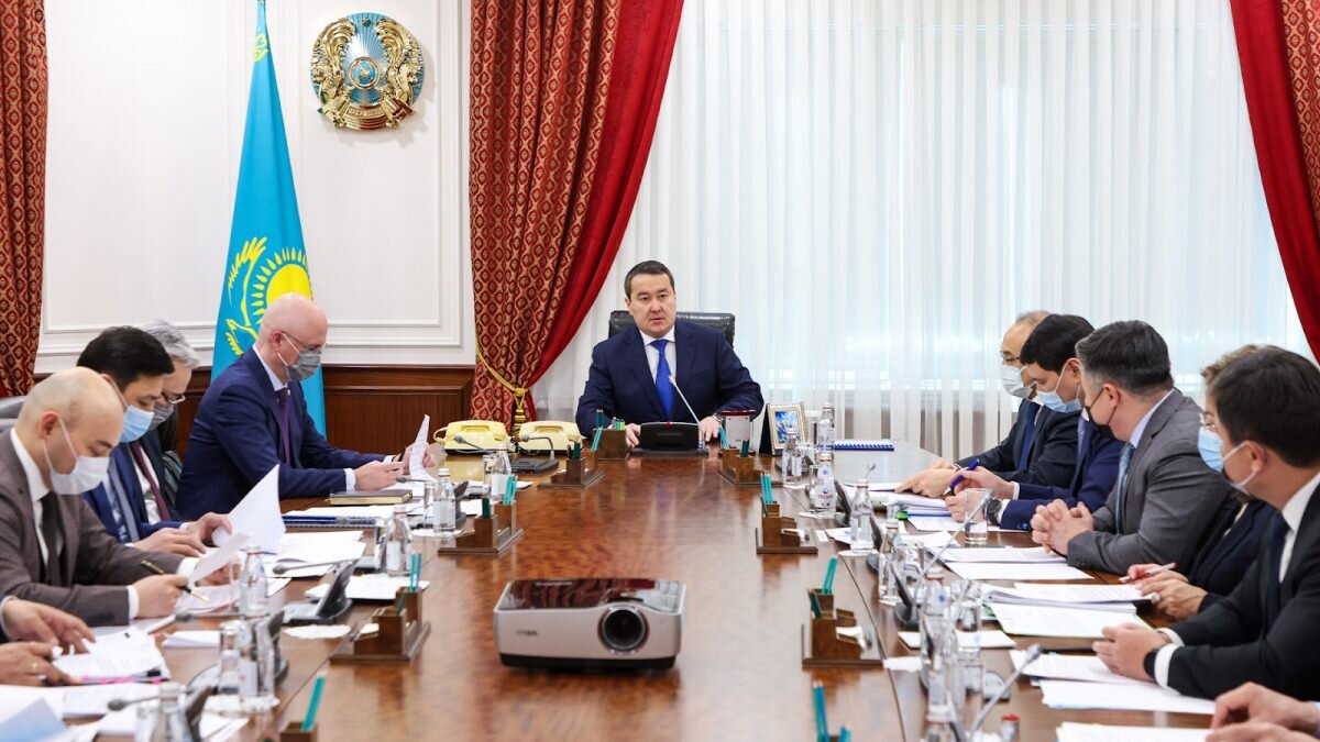    Фото: пресс-служба Премьер-министра. В Правительстве РК рассмотрели законопроект о возврате государству незаконно выведенных активов Эрлен Абдулманов
