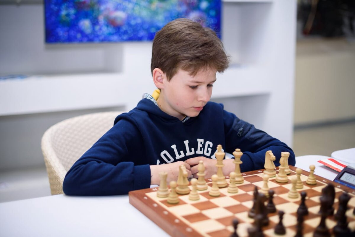 Пока ядро моего сообщества - это подростки, но я мечтаю когда-то объединить все поколения семьи за шахматной доской.