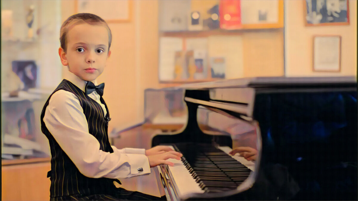 На изображении Гордей Колесов. Наш современник, мальчик-вундеркинд. 