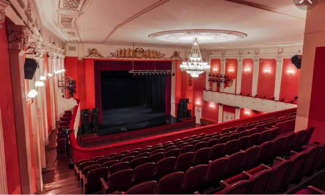 Выступали тут