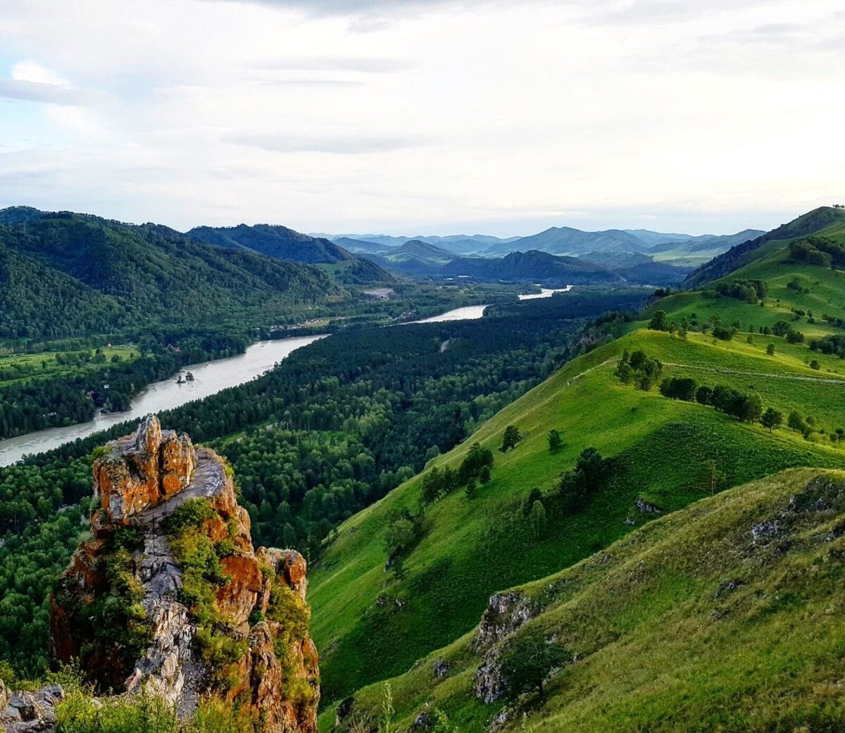 чертов палец горный фото