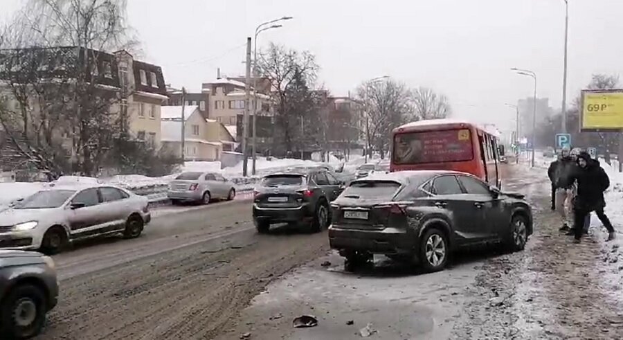   Из-за аварии затруднено движение от Сенной площади до торгового центра Анастасия Красушкина