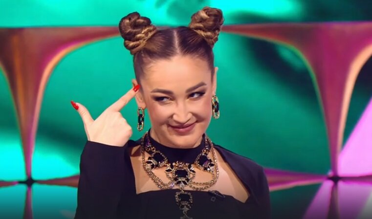 извращенка песня шоу конфетка. шоу конфетка ведущие. The masked singer крокодил. джукбокс трио в шоу конфетка. участники шоу конфетка.