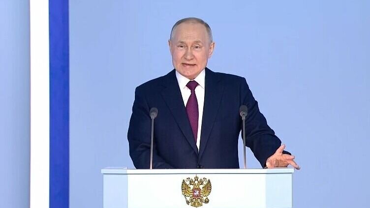     Президент настаивает на замене бакалавриата на специалитет.