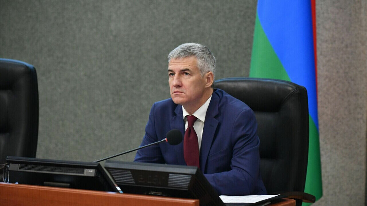     В очередной пакет санкций США попал Артур Парфенчиков. Об этом он рассказал на своей странице «ВКонтакте».