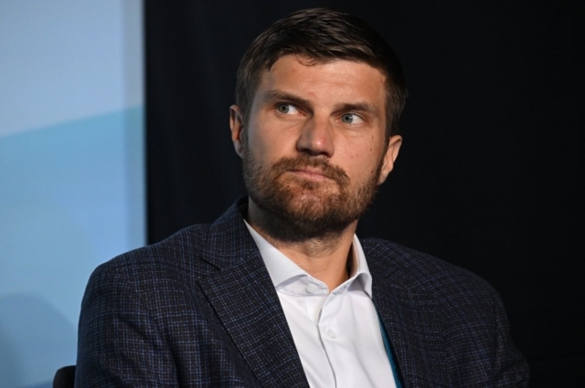    Овечкин подарил клюшку 10-летнему глухонемому актеру Вударду