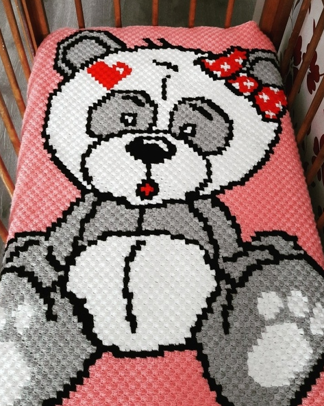 Вот такой миленький пледик в детскую можно связать в этой технике