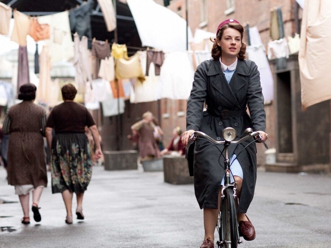 Кадр из сериала «Вызовите акушерку» (Call the Midwife), 2012 год, режиссеры Теа Шэррок, Джеймс Ларкин