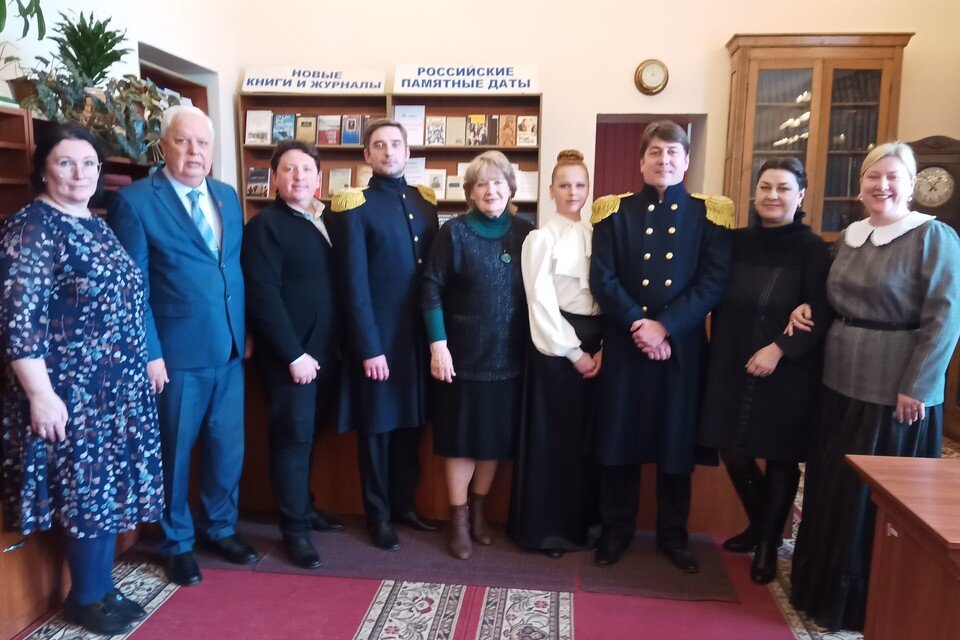    Творческий коллектив создателей спектакля. Ирина Неверова