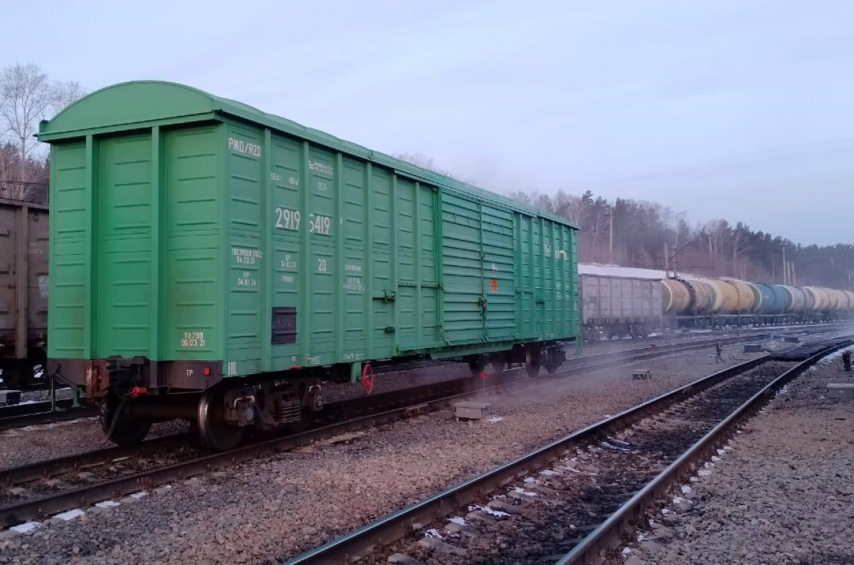    В Новосибирске вагон с растёкшейся соляной кислотой отогнали на спецпуть