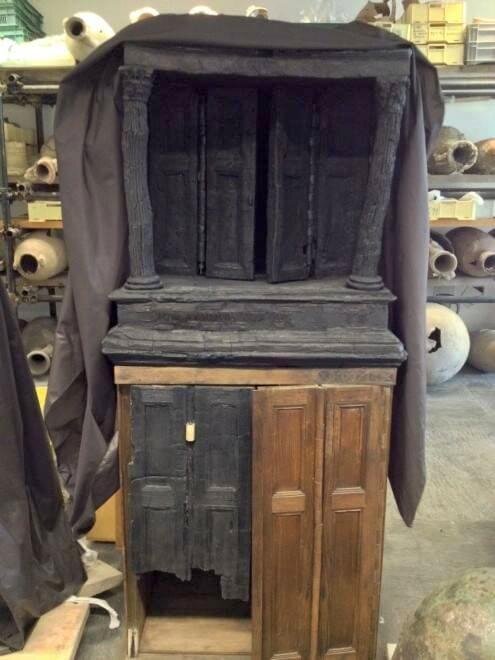 Древнеримский обугленный буфет, найденный в Геркулануме и частично восстановленный. Фото: Parco archeologico di Ercolano